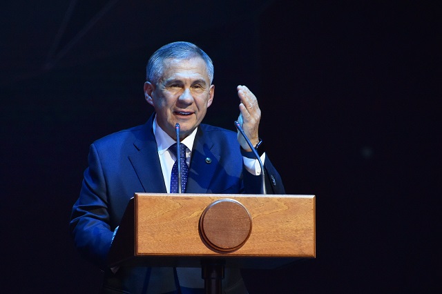 Минниханов принял участие в запуске трех новых установок на «ТАНЕКО» в Нижнекамске