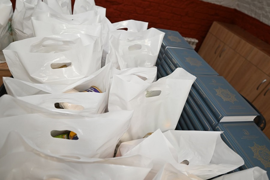 Рамазанда 50 мохтаҗ гаилә азык-төлек белән ярдәм алган