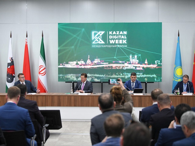 Метшин: ИИ помог снизить время уборки дорог от снега в Казани на 40%