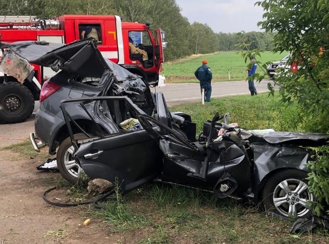 Две женщины погибли в вылетевшей в кювет легковушке на трассе в Татарстане
