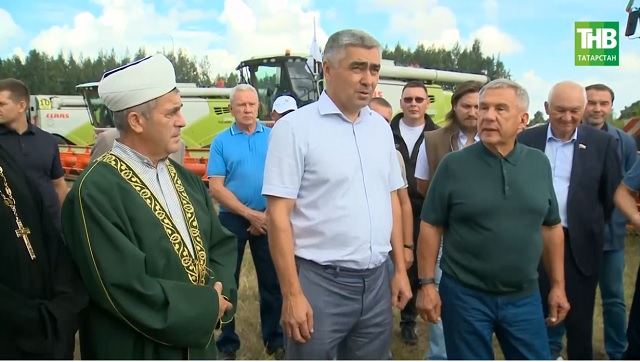 Татарстан Рәисе Рөстәм Миңнеханов эш сәфәре белән Кама тамагы районында булды