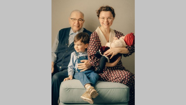 78 яшьлек Евгений Петросян өченче тапкыр әти булган