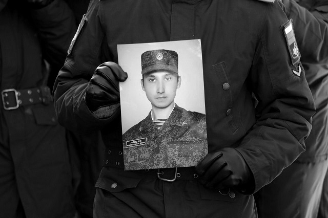 В Татарстане простились с погибшим в спецоперации добровольцем Ленаром Вафиным