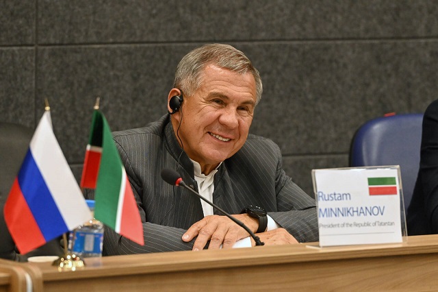 Минниханов посетил в Тегеране завод автомобилестроительной компании Iran Khodro