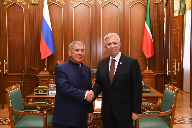 Минниханов провел встречу с мэром Анкары Явашем