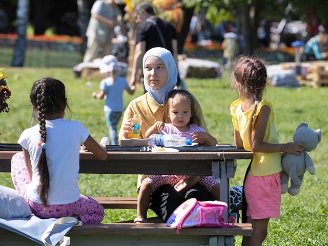 Имеющие пятерых и более детей жительницы Татарстана могут выйти на пенсию в 50 лет