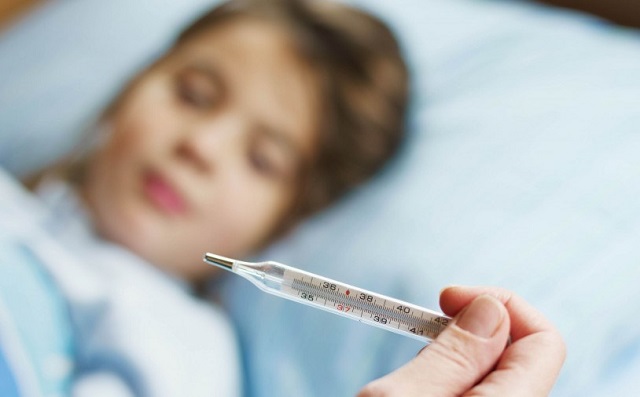 Несбиваемая температура и ломота в теле: симптомы свиного гриппа у детей