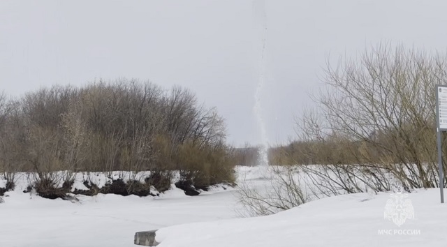 В Татарстане начали взрывать лед на реках для безопасного паводка