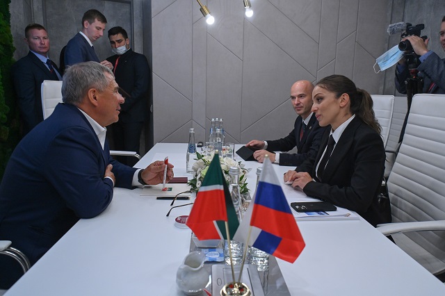 Рустам Минниханов провел встречу главой Ростуризма Зариной Догузовой