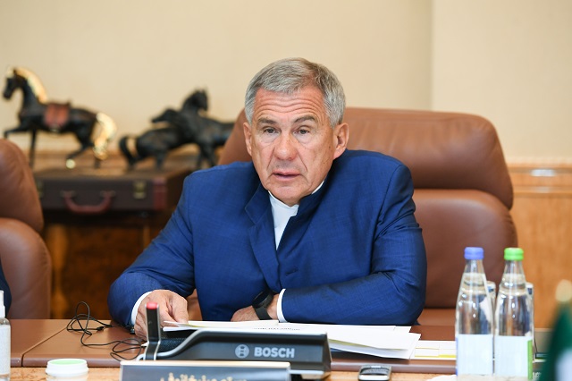 Минниханов потребовал от властей РТ обеспечить строгое соблюдение санитарных требований 