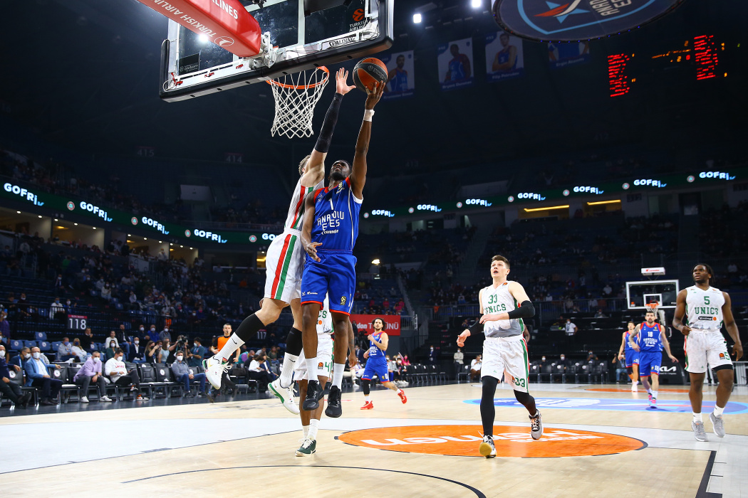 УНИКС проиграл четыре из пяти матчей Евролиги