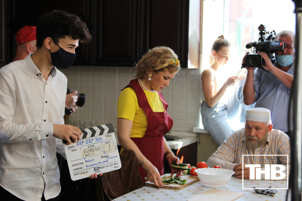 25 октябрь ТНВ каналында "Бер-бер хәл" дип исемләнгән яңа сериал премьерасы булачак