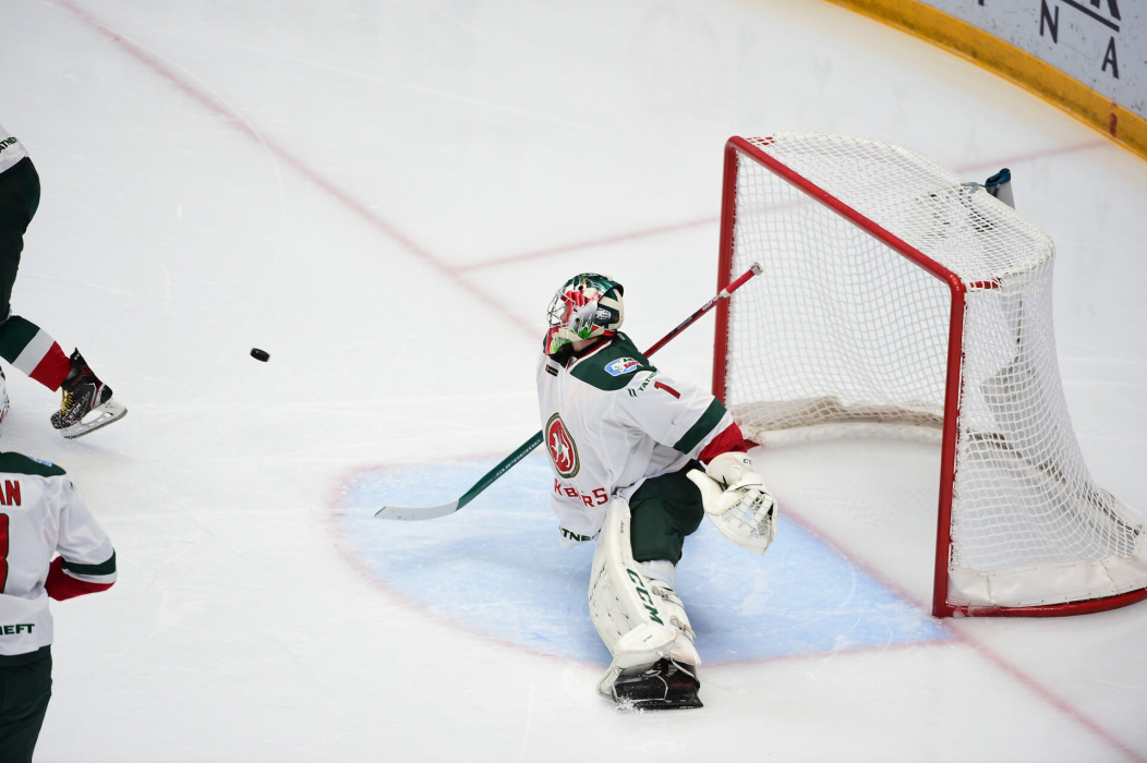 Экс-вратарь «Ак Барса» Мифтахов дебютировал за клуб АХЛ «Сиракьюз»