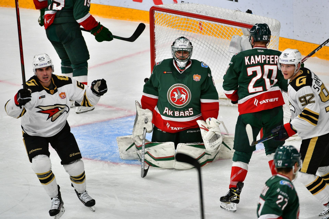 Билялов: «Если зацикливаться на пропущенных шайбах, то не будешь играть в «Ак Барсе»