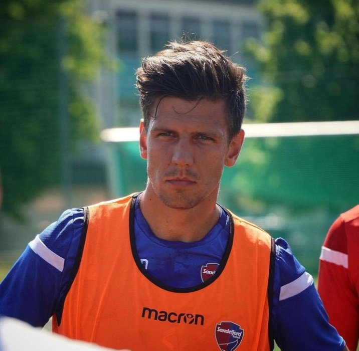 Футболист перенес сердечный приступ во время матча в Норвегии