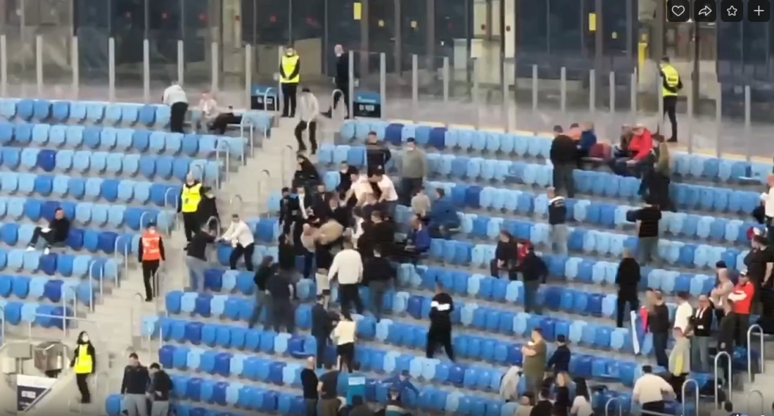 Драка фанатов на матче сборной России по футболу попала на видео