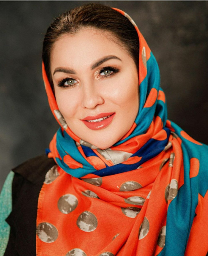 Илсөя Бәдретдинова: Әниле кешеләрдән көнләшәм, бер генә минутка башымны итәгеңә куеп бәбәй буласым килә