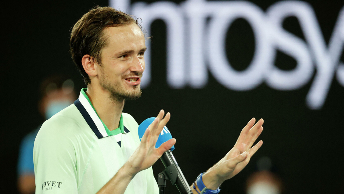Медведев проиграл Надалю в финале Australian Open
