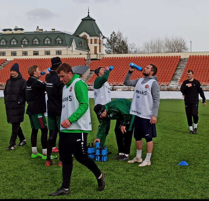 Непробиваемый Зарипов! «Ак Барс» приехал в гости к «Рубину» чтобы сыграть с блогерами