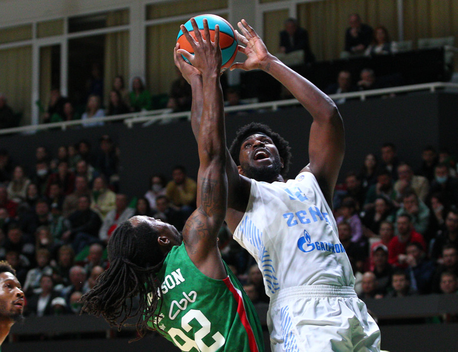 УНИКС сыграет в серии за бронзу