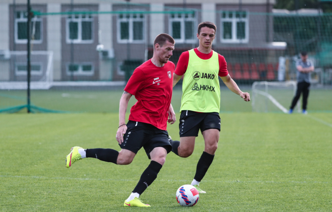 Олег Иванов: Слуцкий поправился и волосы выросли