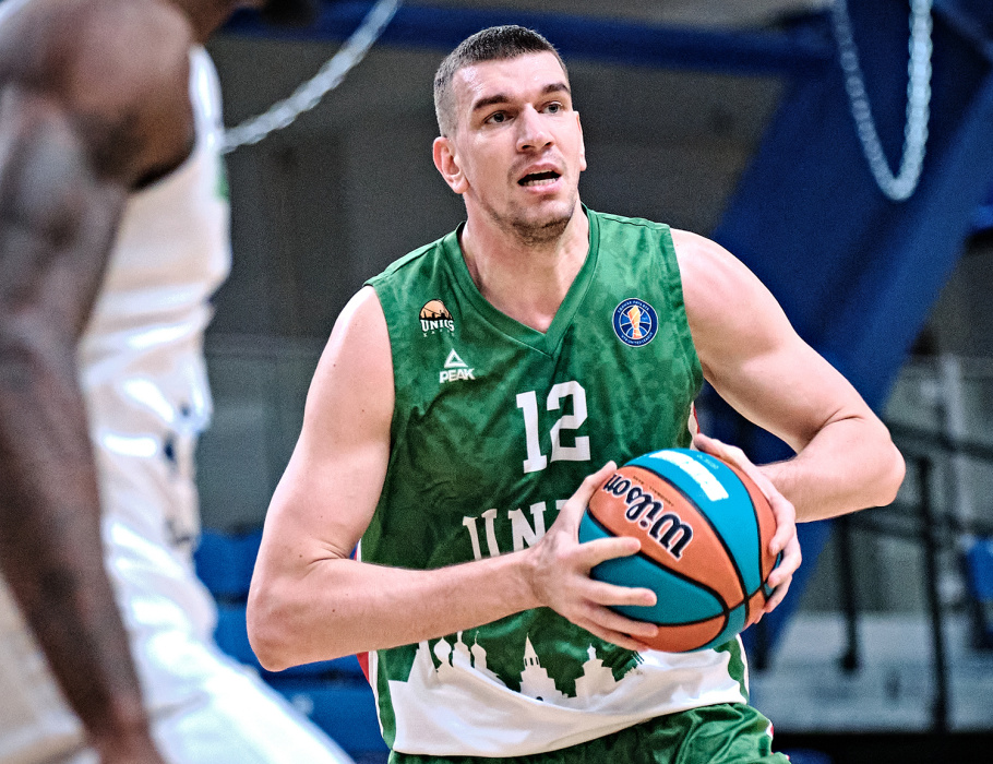 Артем Клименко покинул УНИКС после шести лет выступлений за клуб