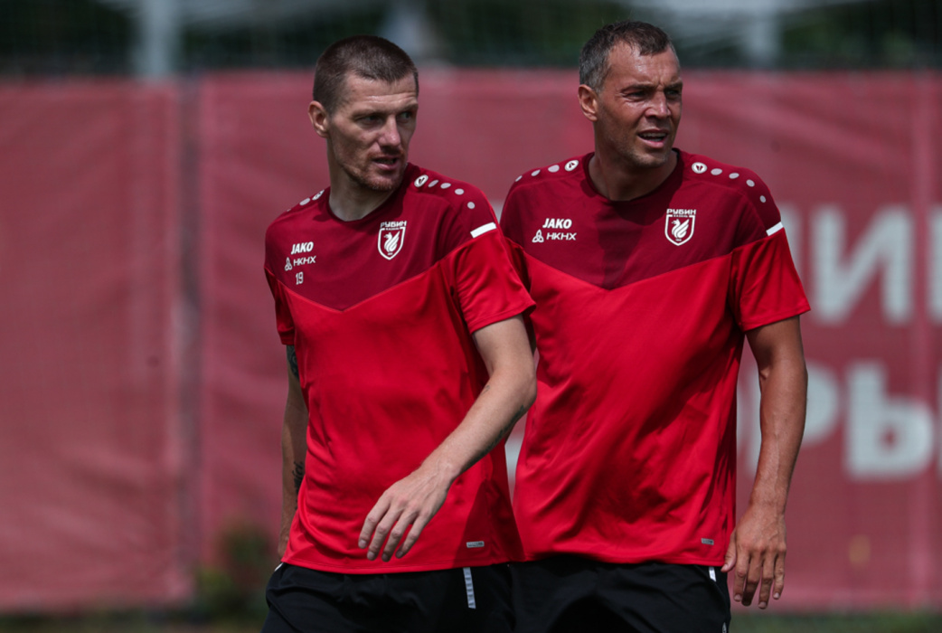 Слуцкий: Присутствие Дзюбы положительно влияет на «Рубин»