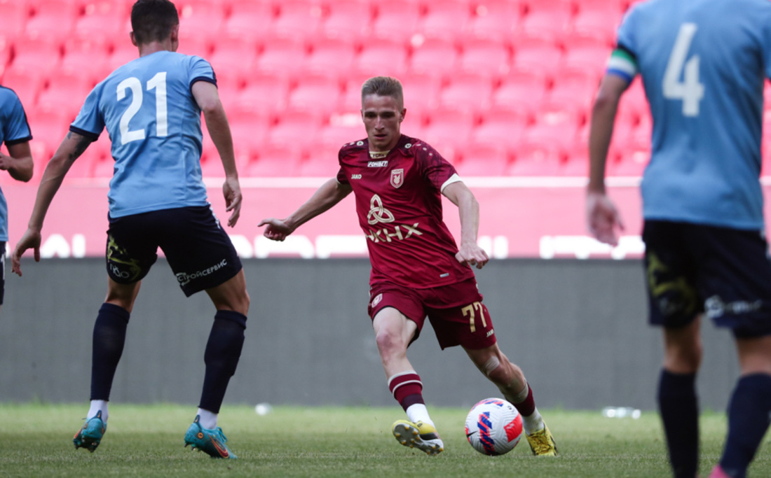 Слуцкий: Самошникова и Апшацева заменили из-за проблем с пищеварением