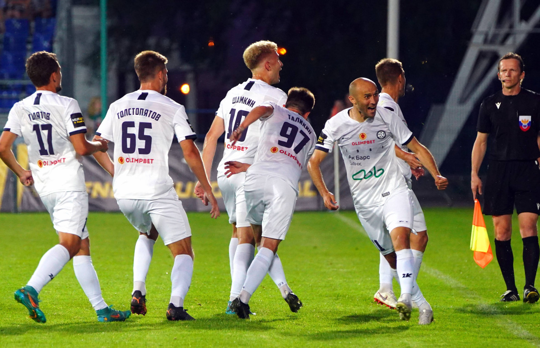 «КАМАЗ» дает огня! Челнинский клуб вырвался в лидеры Первой лиги