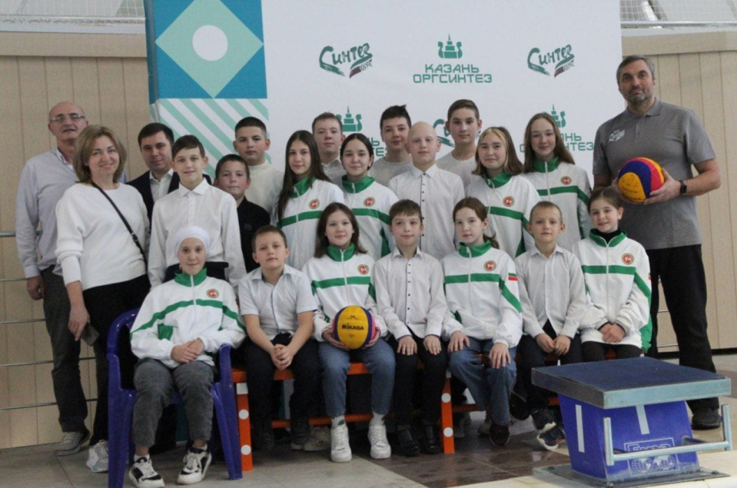 Тренировку казанского «СИНТЕЗа» посетили алькеевские ватерполисты