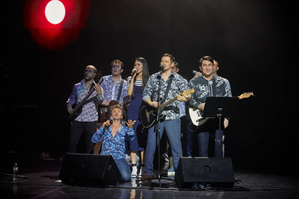 Юмор остасы Азамат Мусагалиев татар телендә “Уфтанма”ны җырлаган