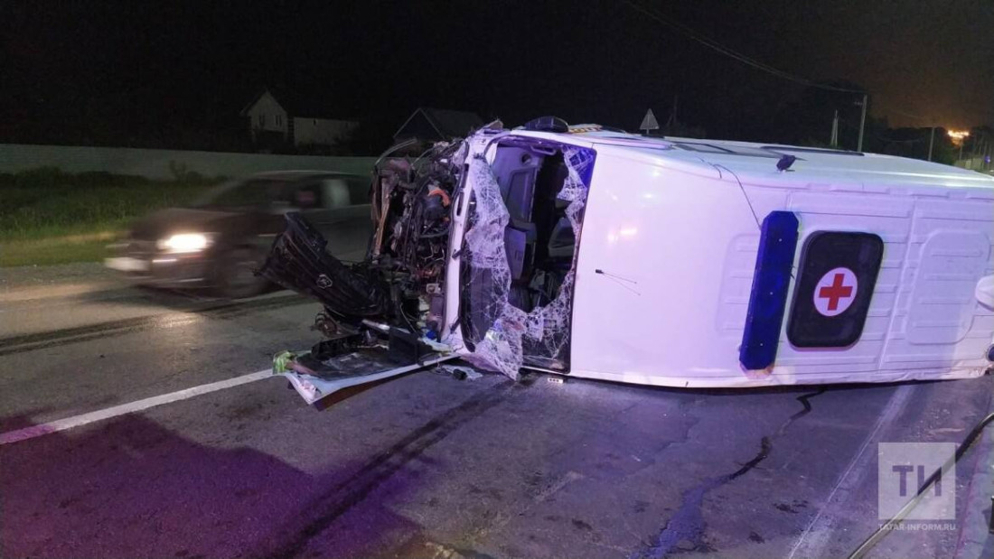 Яшел Үзән районында ашыгыч ярдәм машинасы «Нива» белән бәрелешкән