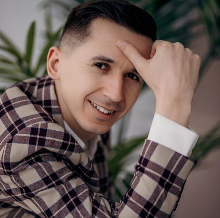 Рифат Зарипов хоккейчы Данис Зарипов белән туганлыгы турында: "Кешегә сөйләп йөрисе килмәгән иде.."