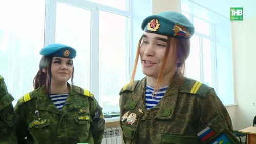 Тысячи волонтёров разного возраста, пола, достатка стараются помочь, находящимся в зоне СВО