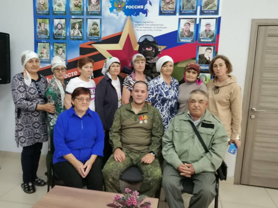 Боец СВО из Заинского района РТ встретился с односельчанами в отпуске