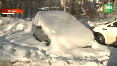 Сугробы вместо дворов: как УК Казани экономят на дворниках, рискуя штрафом в 300 000₽ 