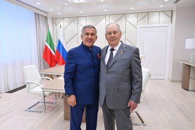 Рөстәм Миңнеханов Минтимер Шәймиевне туган көне белән котлады