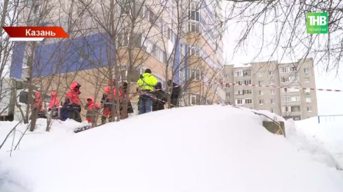 Снег скрыл ловушку: в Казани 8-летняя девочка провалилась в открытый люк