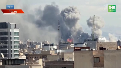 У консульства Ирана в Казани несут цветы: более 500 погибших после ударов на Ближнем Востоке