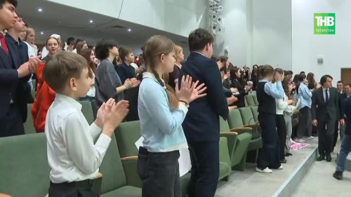 Более 100 вопросов за два часа: о чём подростки говорили с мэром Казани