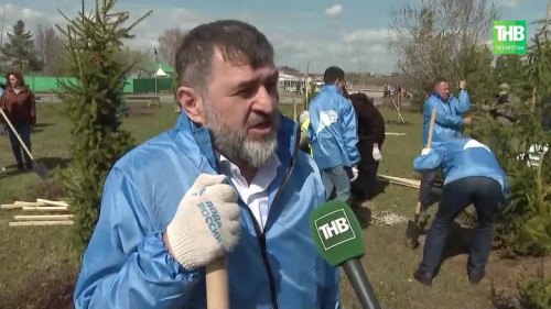 Субботник в Татарстане: министры на уборке