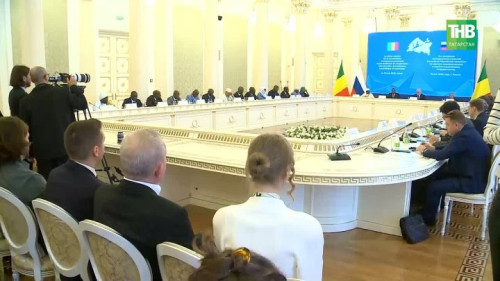 Россия и Мали обсудили сотрудничество в Казани