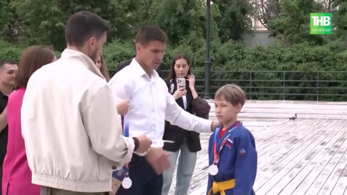 Юные дзюдоисты вышли на эстафету в парке «Чёрное озеро»