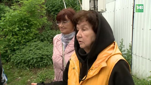 Земля уходит из-под ног: в Ключищах оползень подбирается к домам