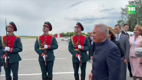 Премьер-министр Лаоса посетил казанский зоопарк, чтобы ознакомиться с условиями содержания слонят Удачи и Сахара