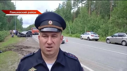 В Лаишевском районе автобус с детской хоккейной командой опрокинулся в кювет — четверо пострадавших