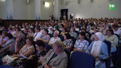 В Татарстане обсудили итоги социальных программ и планы развития