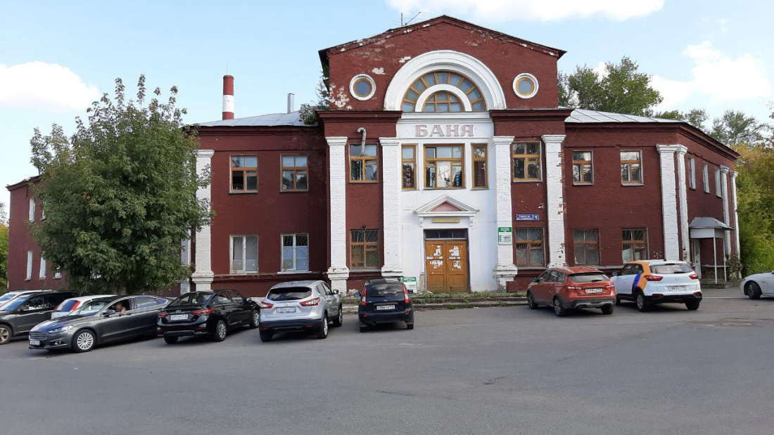 В казанском поселке Дербышки приостановили снос бани, есть пострадавшие (ВИДЕО)