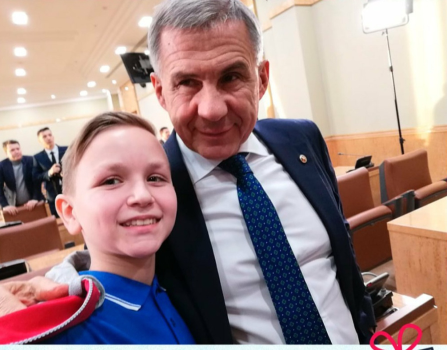 "Шаян Тв"ның яшь журналисты Миңнехановка соравын бирде