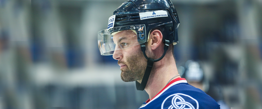 Нижнекамский "Нефтехимик" расторг контракт с капитаном команды Захарчуком после ДТП